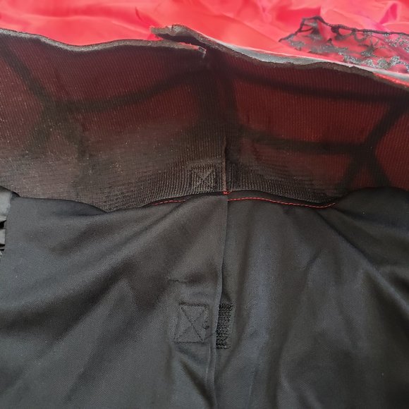 Costumes USA Vampire Queen Costume SZ Medium 8-10 Red Black - Picture 5 of 8